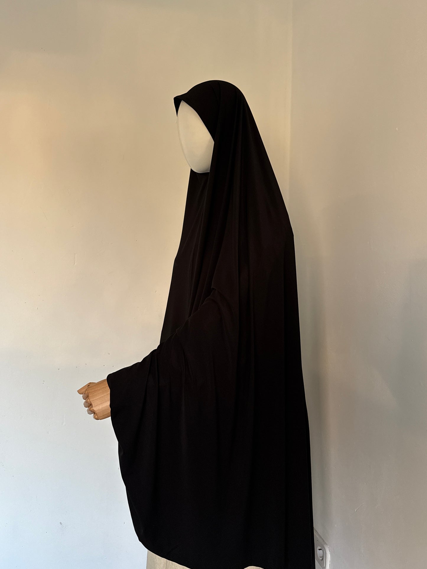 KHIMAR ZAYNA