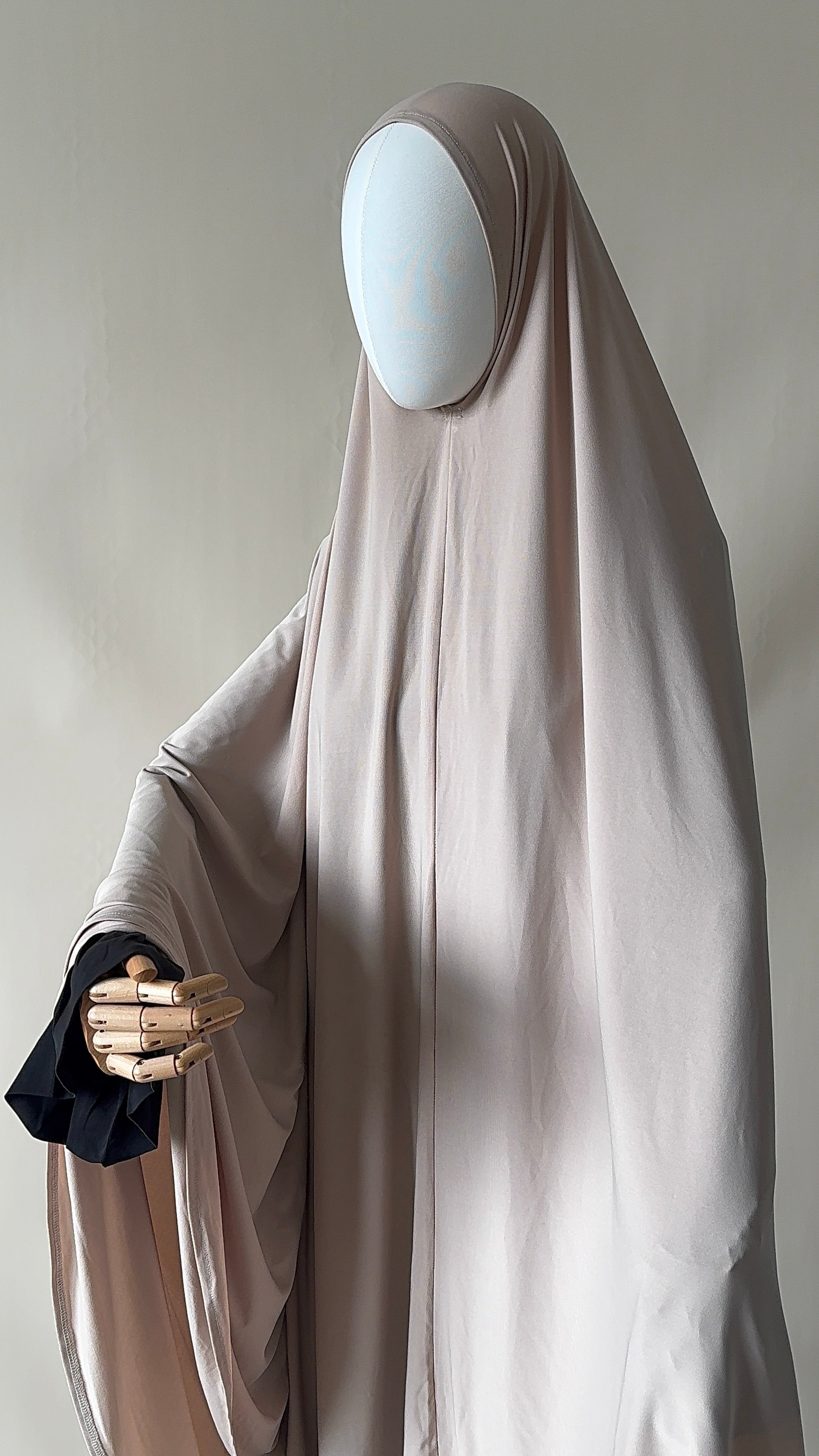 KHIMAR ZAYNA