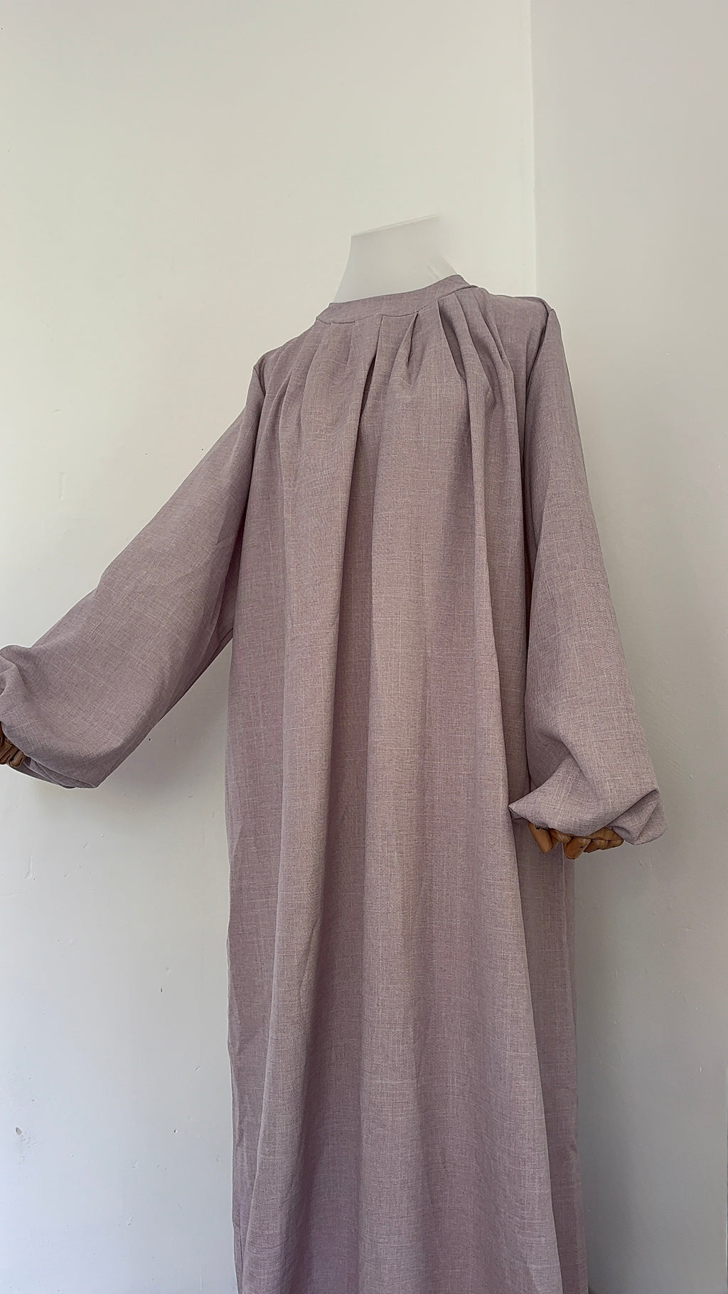 ABAYA DANA