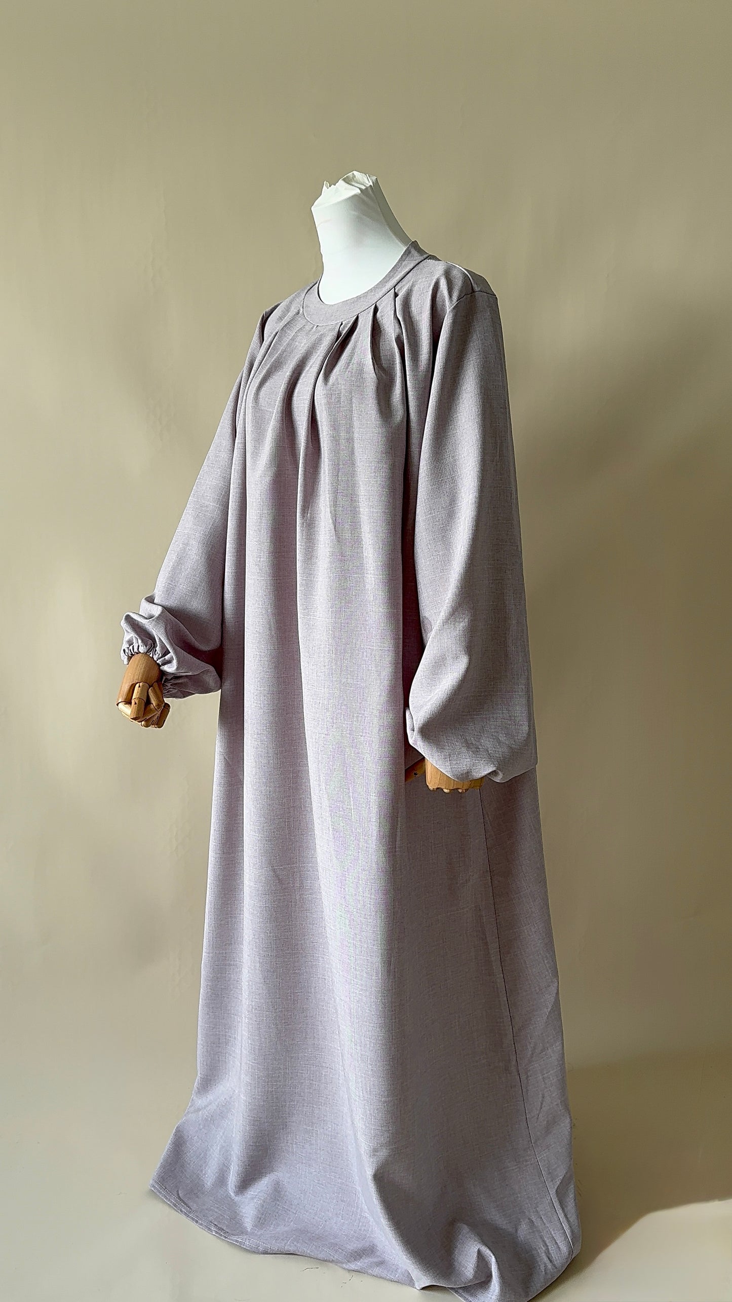 ABAYA DANA