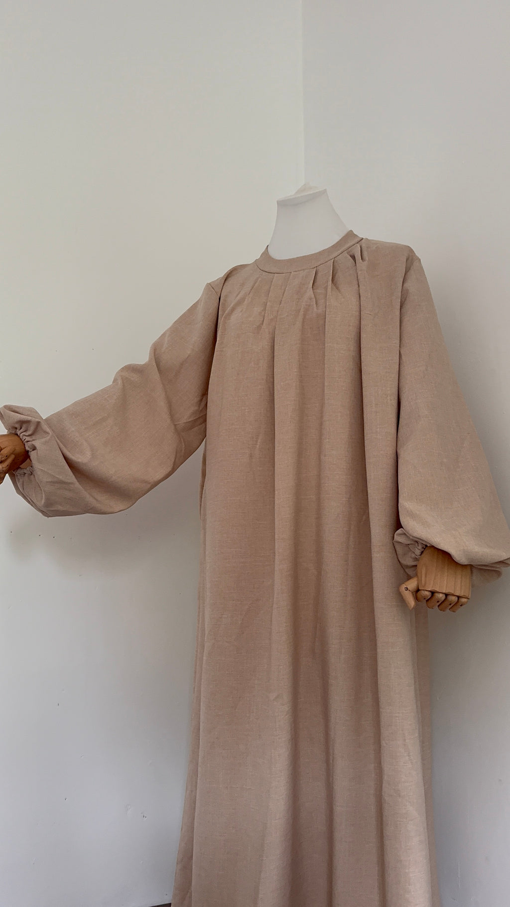 ABAYA DANA
