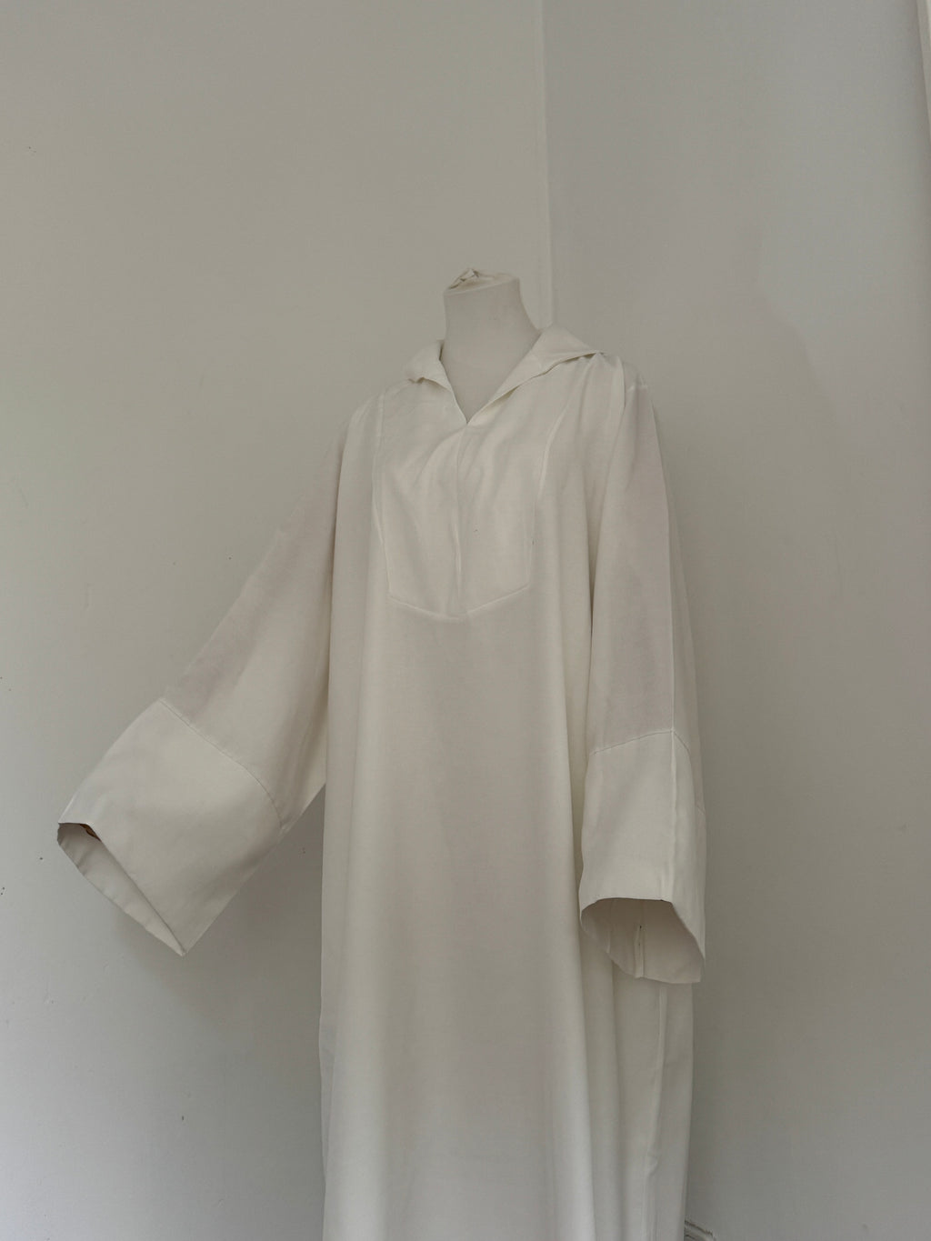 ABAYA LINA