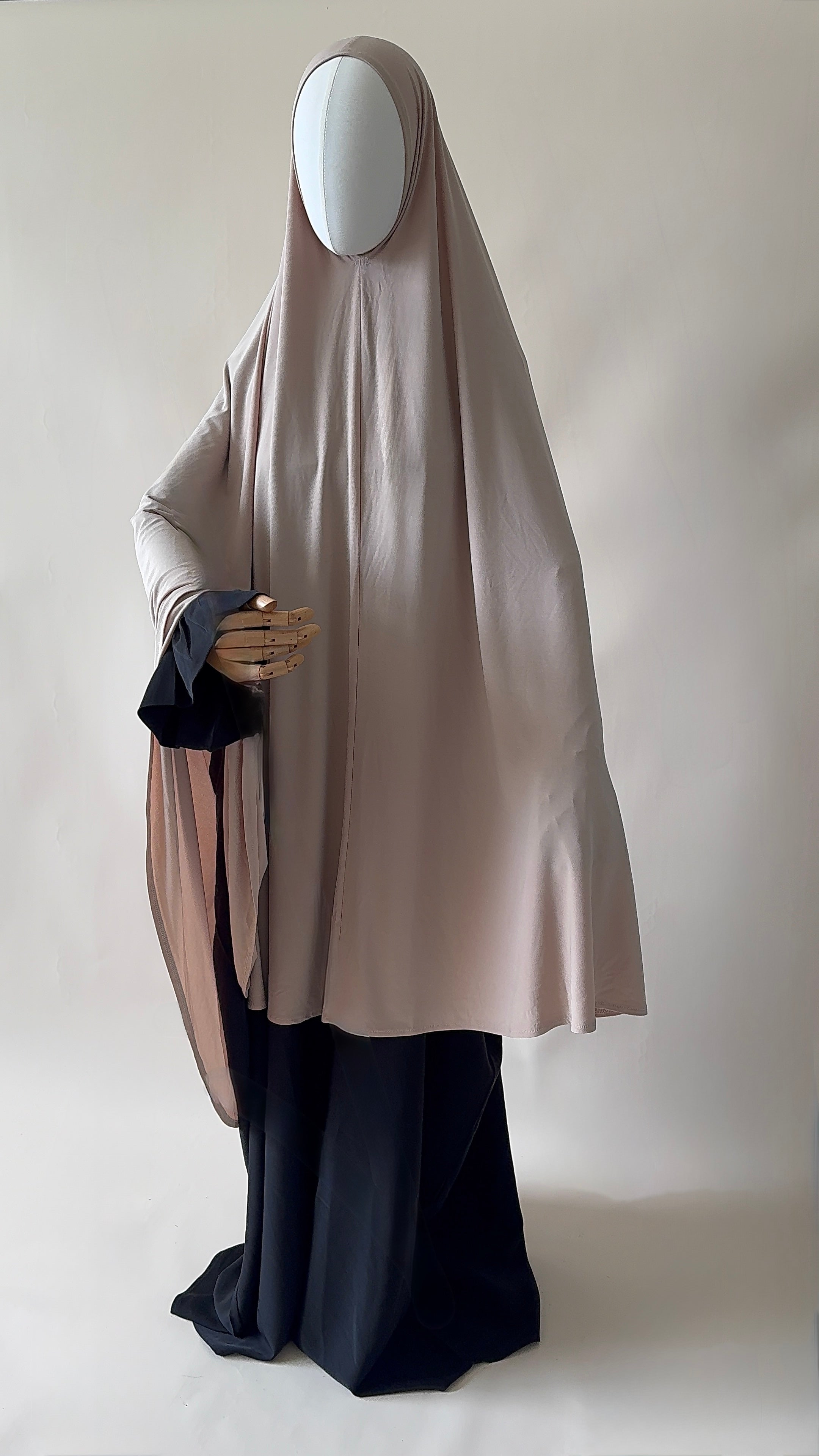 KHIMAR ZAYNA