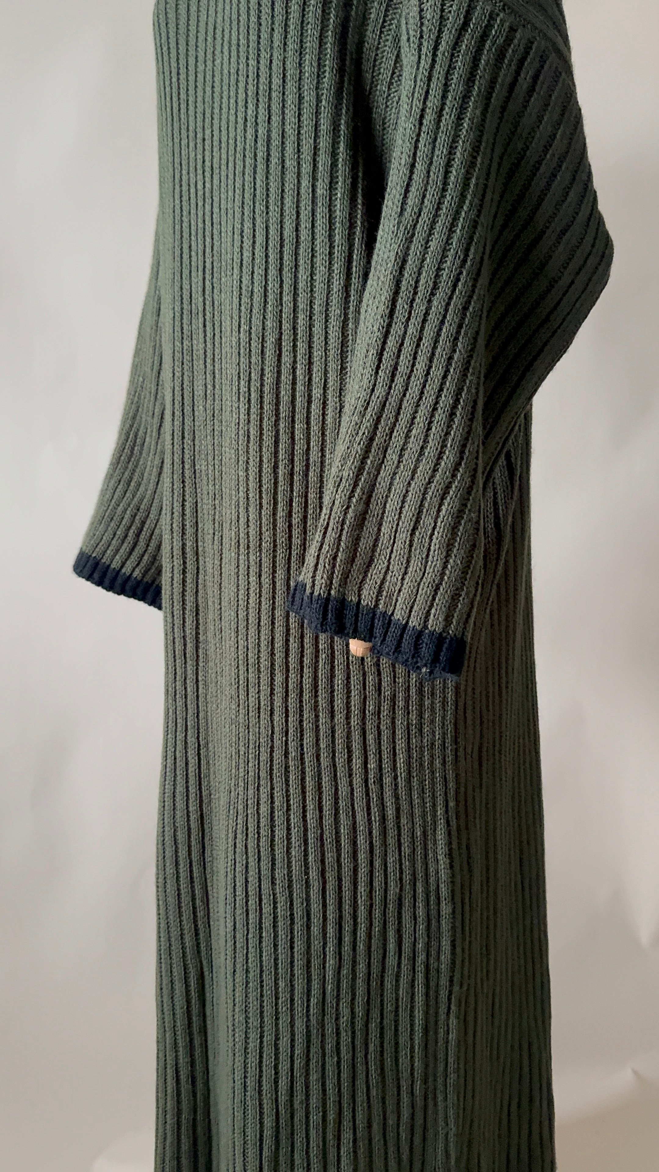 STRICKKLEID MIRA