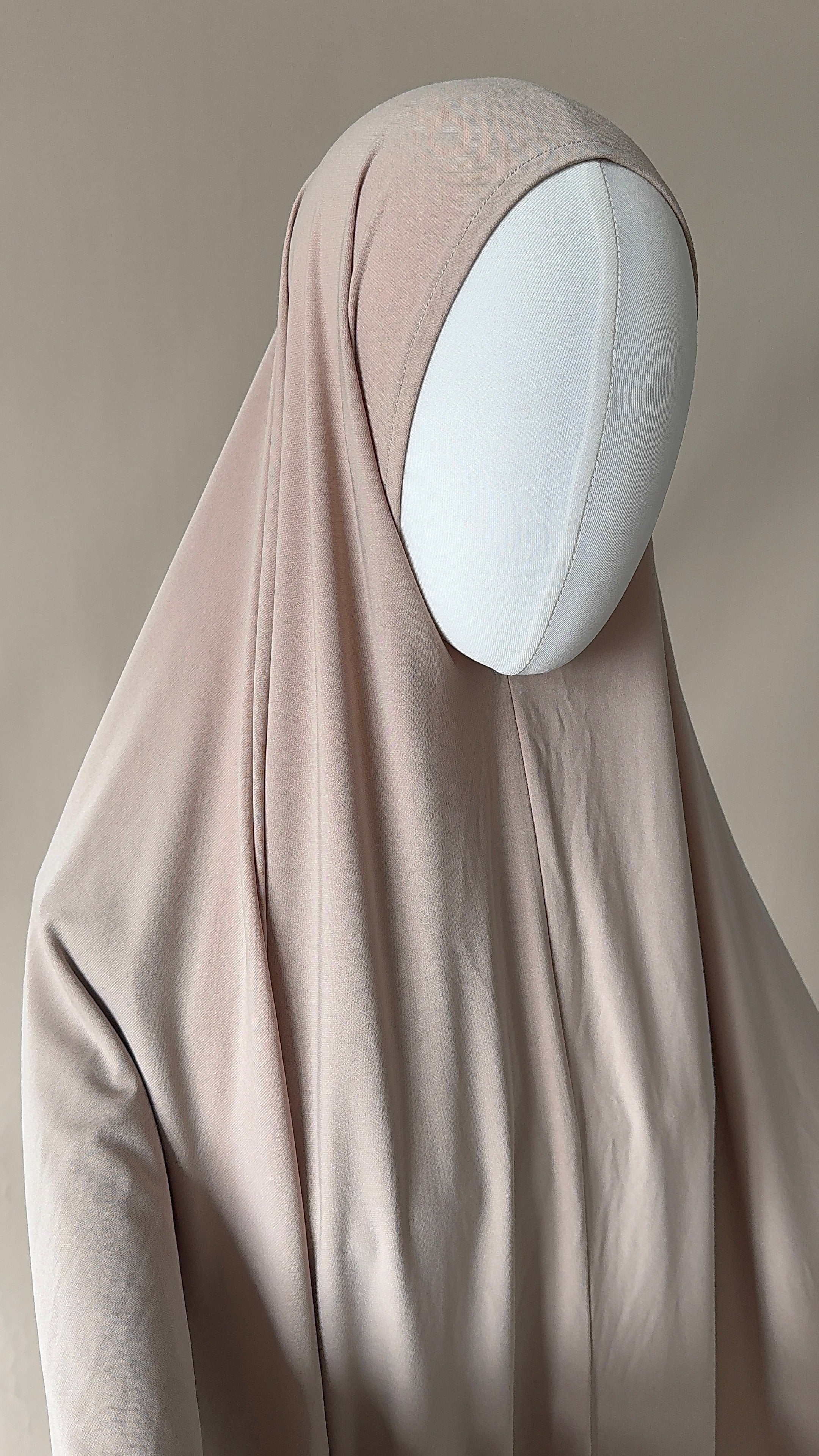 KHIMAR ZAYNA